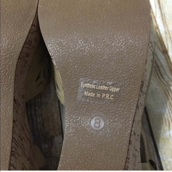 NEW Via Veneto Camel Laser Cut Cork Wedge Sandals - Picture 5 of 5